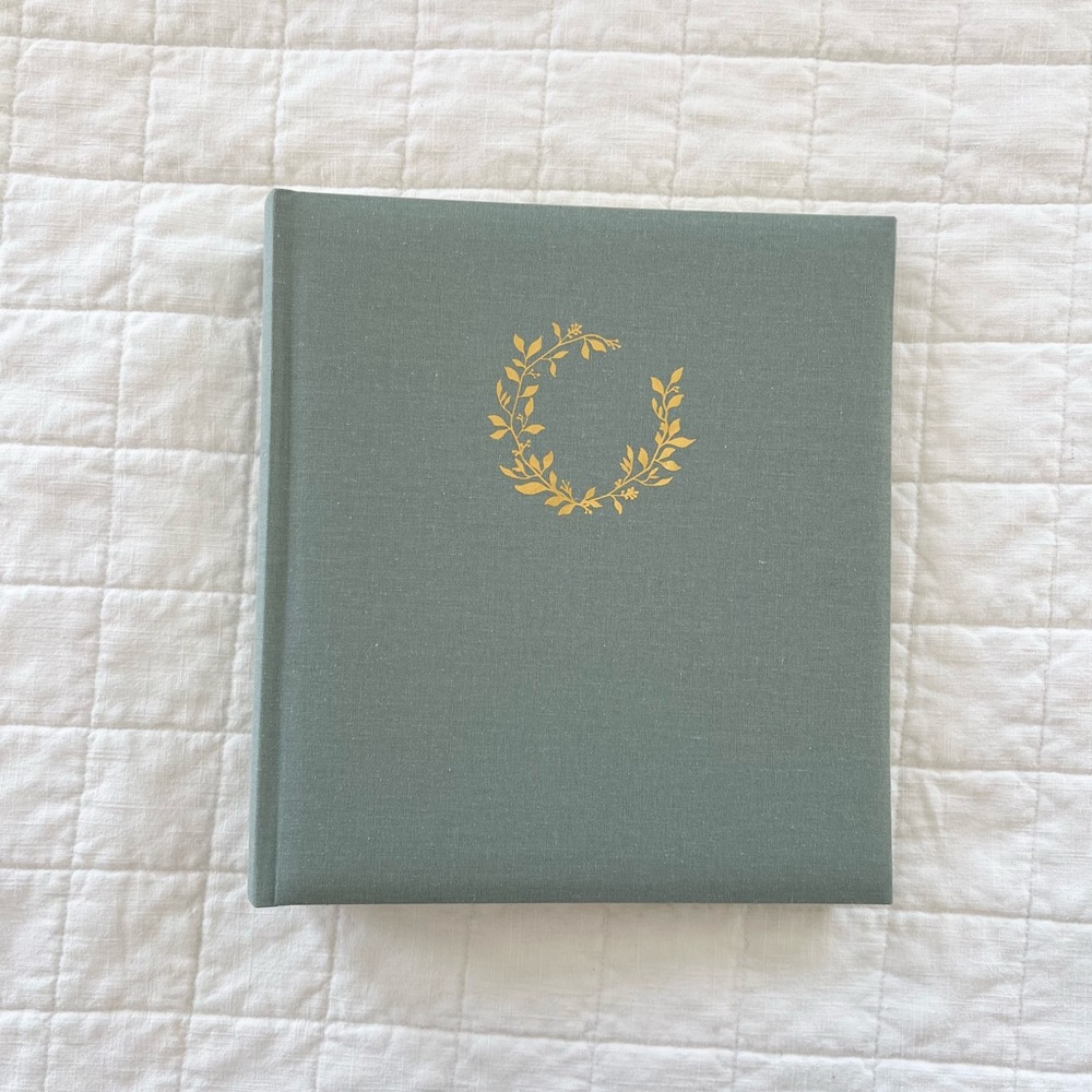 Premium Light Blur Linen Scrapbook/Photo Album by La Lente